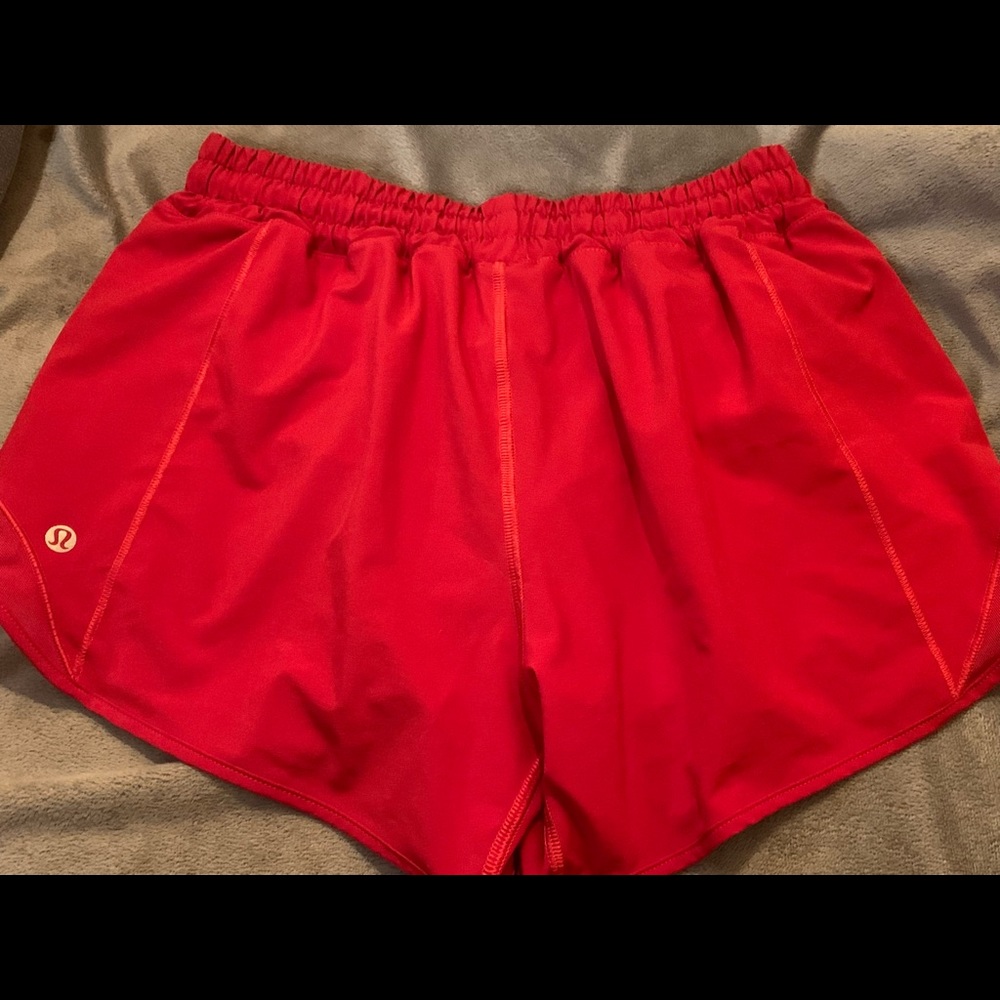Lululemon Hotty Hot 4”, 6 tall